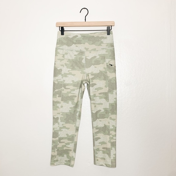 Eddie Bauer Camo Print Athletic Workout Crop Legging‎ Small S - Picture 2 of 7